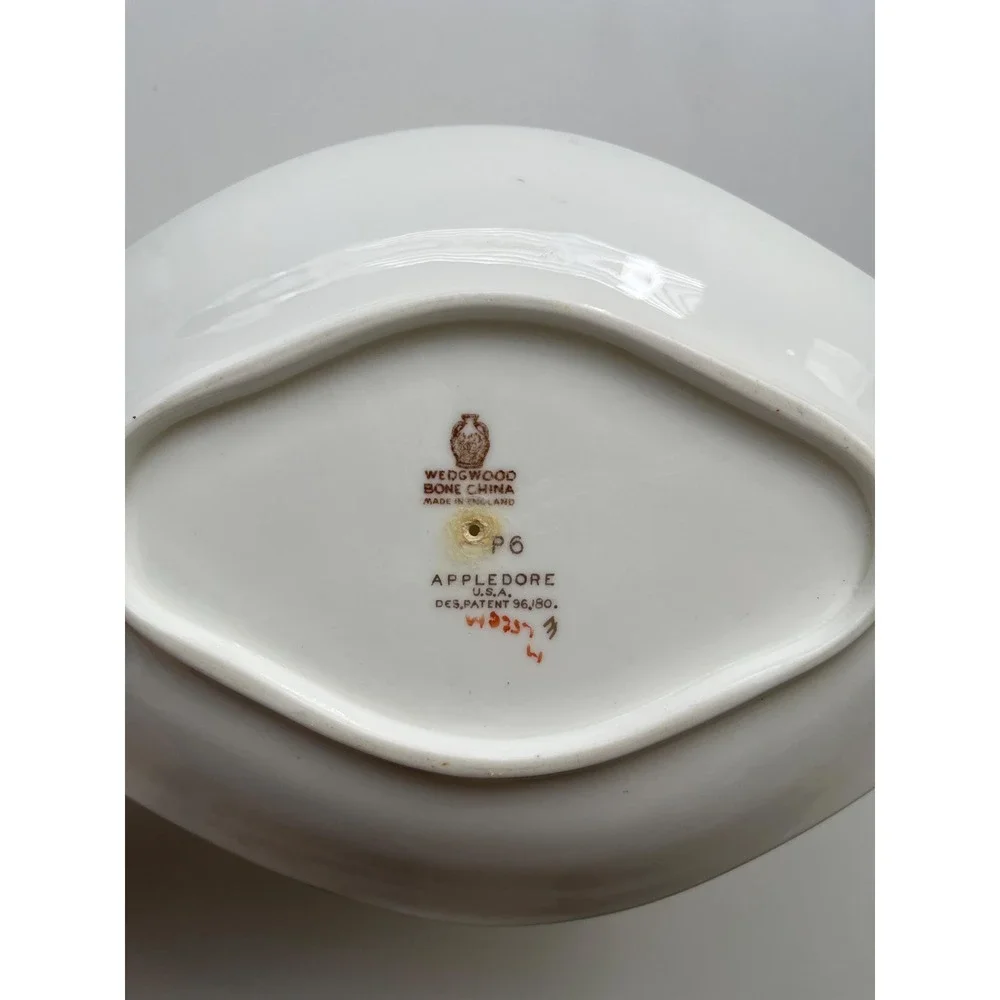 Wedgwood Appledore Gravy boat W/attached underplate Pattern, fine bone china